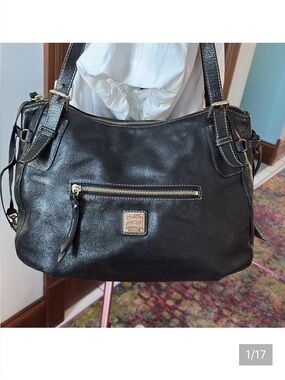 Dooney and Bourke  shoulder bag Lg. Leather  black  every day. & year around bag